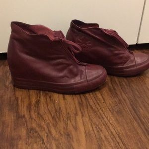 Converse leather wedge sneakers (RARE)